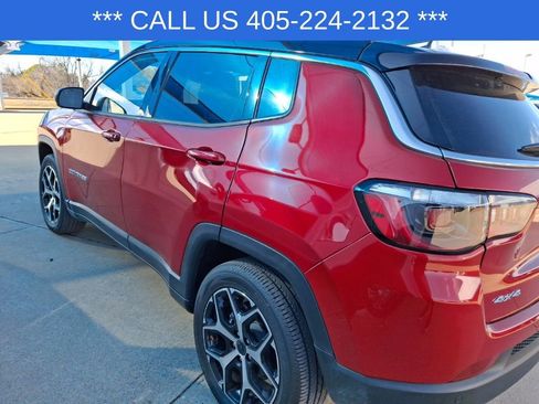 Used 2025 Jeep Compass Limited image 21