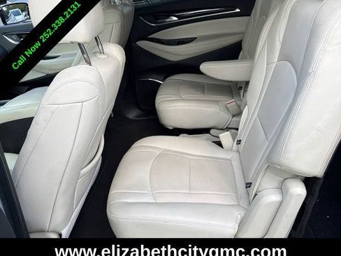 Used 2023 Buick Enclave Essence FWD image 5