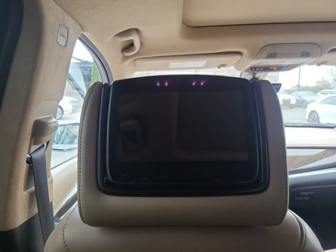 Used 2023 Cadillac XT6 FWD image 39
