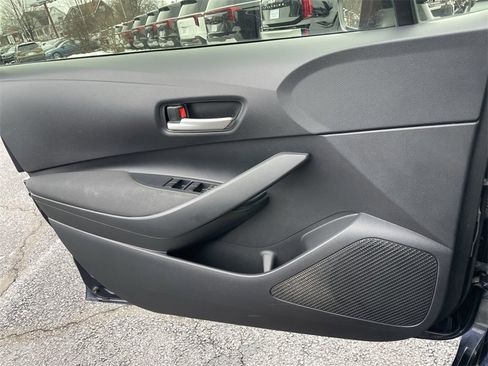 Used 2021 Toyota Corolla LE image 19
