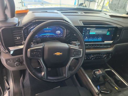 Used 2025 Chevrolet Silverado 1500 LT image 11