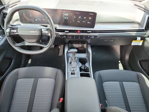 New 2026 Kia Sorento LX FWD image 14