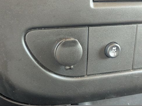 Used 2012 Chevrolet Express 1500 image 17