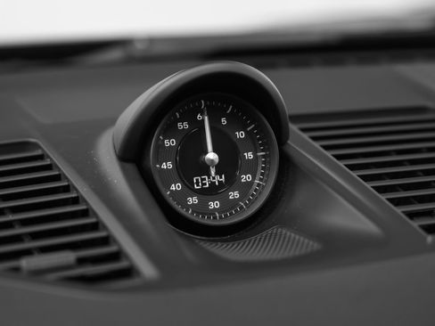 Certified 2022 Porsche 911 Carrera RWD image 40