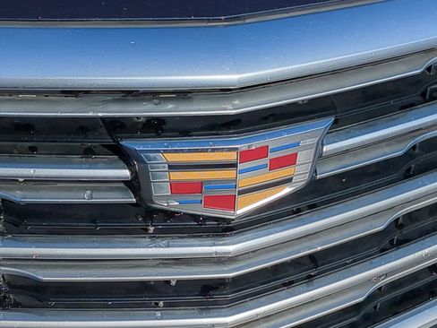 Used 2018 Cadillac XT5 Luxury image 16