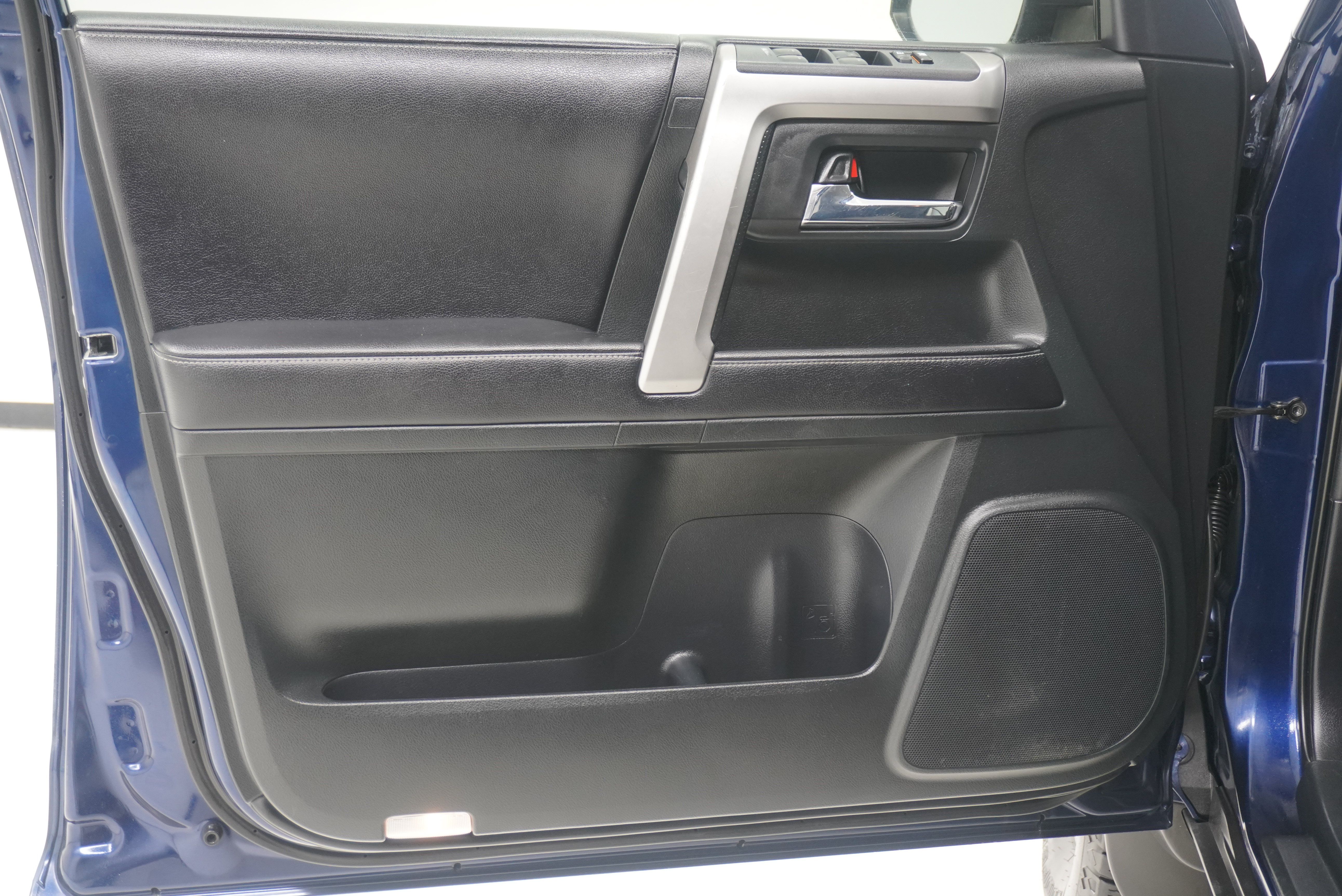 Used 2016 Toyota 4Runner SR5 RWD image 14
