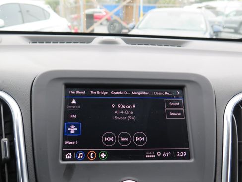 Used 2023 Chevrolet Equinox LT image 12