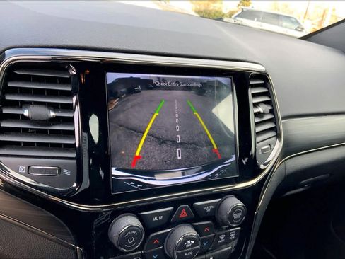 Used 2020 Jeep Grand Cherokee Limited X image 25