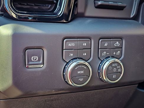 New 2026 GMC Sierra 1500 AT4 w/ AT4 Premium Package AWD/4WD image 16