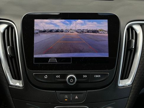 Used 2024 Chevrolet Malibu LT image 34