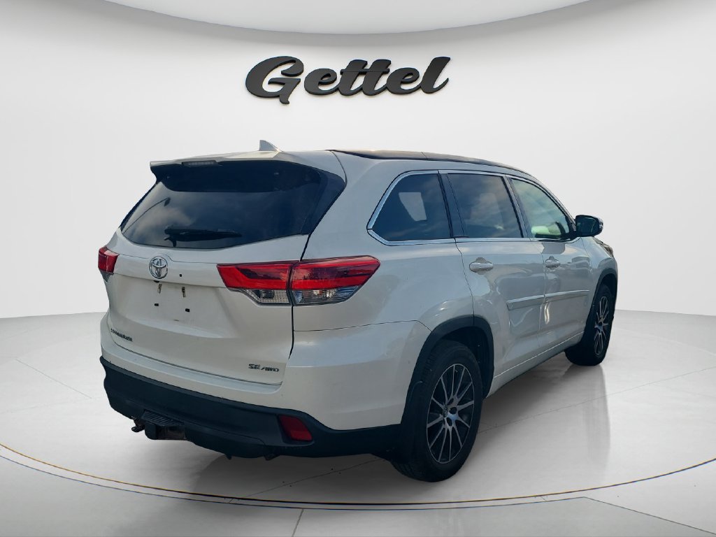 Used 2018 Toyota Highlander SE AWD/4WD image 5