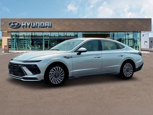New 2025 Hyundai Sonata SEL image 2