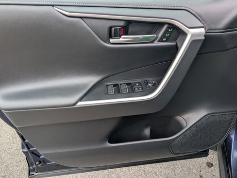 Used 2022 Toyota RAV4 Limited image 15