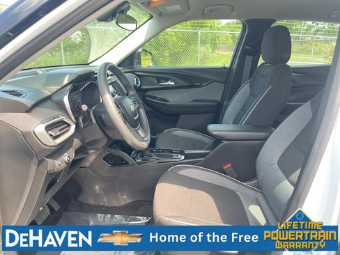 Used 2023 Chevrolet TrailBlazer LS AWD/4WD image 19