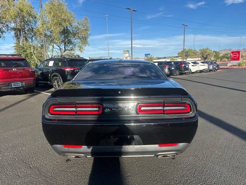 Used 2018 Dodge Challenger R/T RWD image 5