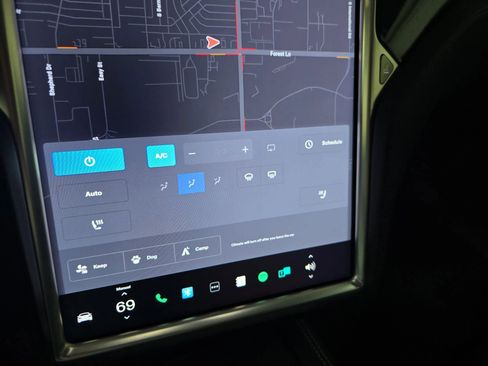 Used 2014 Tesla Model S 85 image 22