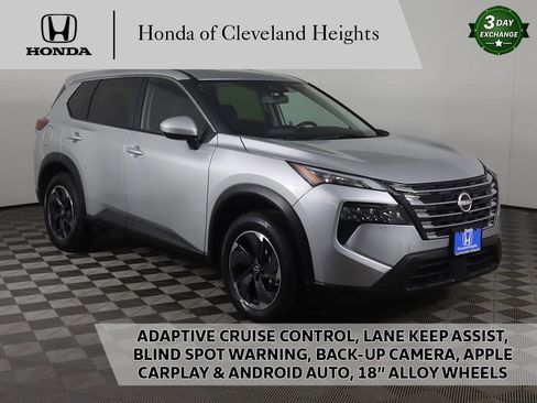 Used 2024 Nissan Rogue SV image 1