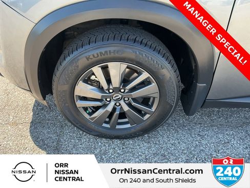 Used 2022 Nissan Pathfinder SV image 9