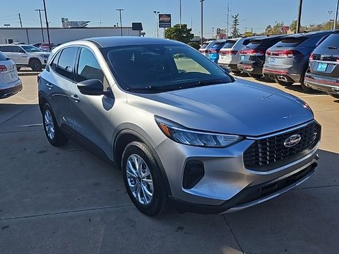 Used 2023 Ford Escape Active image 3