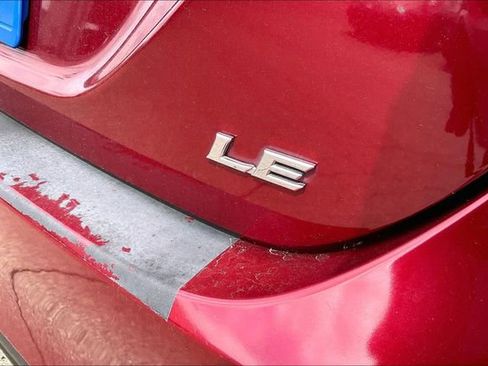 Used 2019 Toyota Camry LE image 7