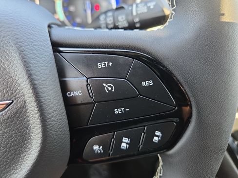 Used 2023 Chrysler Pacifica Touring-L w/ Uconnect Theater Family Group AWD/4WD image 24