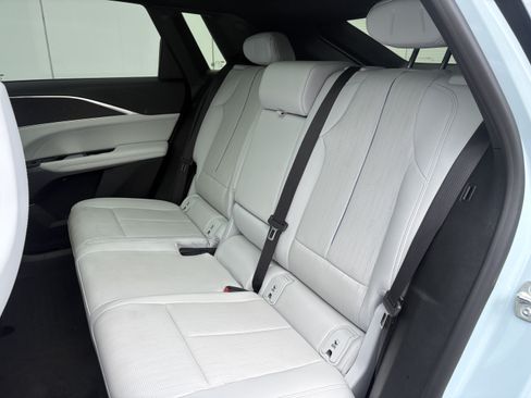 Used 2024 Cadillac Lyriq Sport AWD/4WD image 12