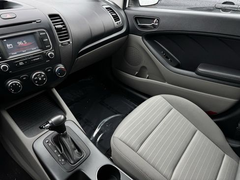 Used 2015 Kia Forte EX image 16