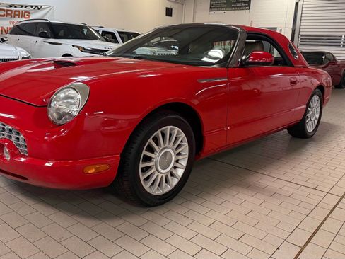 Used 2005 Ford Thunderbird image 39