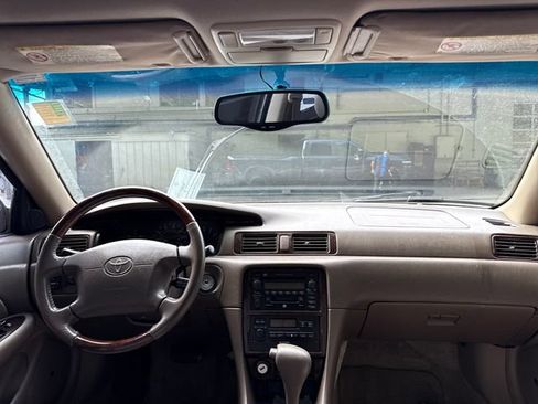 Used 2001 Toyota Camry LE FWD image 10