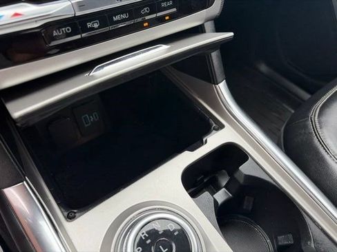 Used 2021 Ford Explorer XLT w/ Equipment Group 202A AWD/4WD image 26