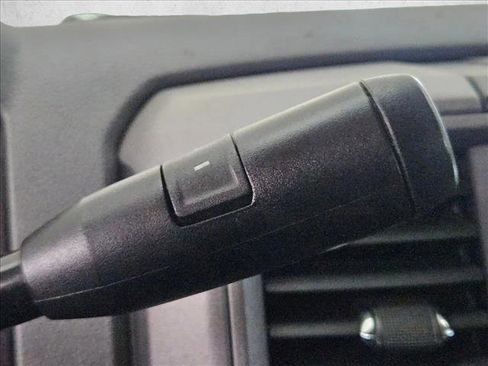 Used 2018 RAM 1500 4x4 Crew Cab w/ Protection Group image 13