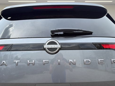 Used 2026 Nissan Pathfinder SL AWD/4WD image 45