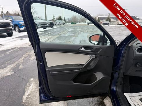 Used 2021 Volkswagen Tiguan SE image 11