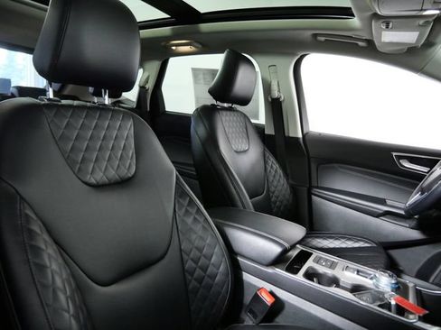 Certified 2023 Ford Edge Titanium AWD/4WD image 11