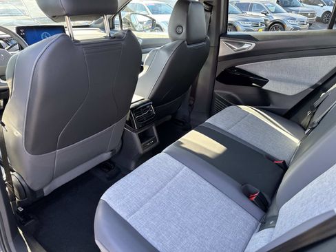 Certified 2024 Volkswagen ID.4 2WD image 9