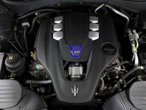 Used 2017 Maserati Levante S image 42