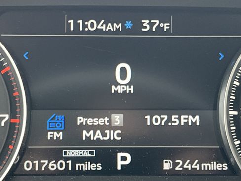 Used 2024 Mitsubishi Outlander ES image 12