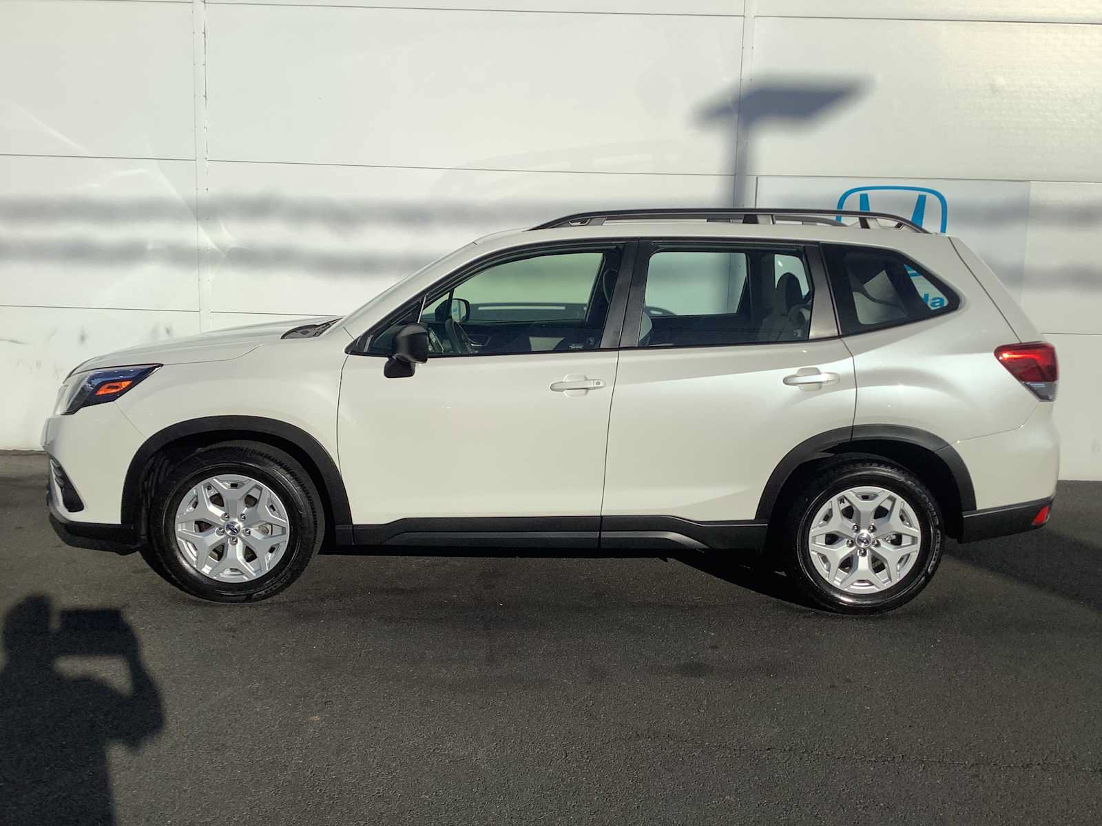 Used 2023 Subaru Forester AWD/4WD image 3