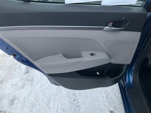 Used 2017 Hyundai Elantra SE image 20