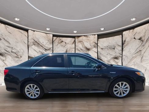 Used 2013 Toyota Camry XLE w/ Leather Pkg image 4