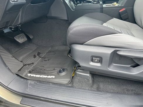 New 2025 Toyota Tacoma TRD Off-Road image 10