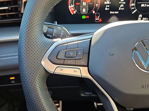 New 2026 Volkswagen Tiguan SE R-Line image 16