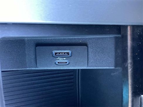 Used 2022 Ford F250 Lariat w/ Black Appearance Package image 67