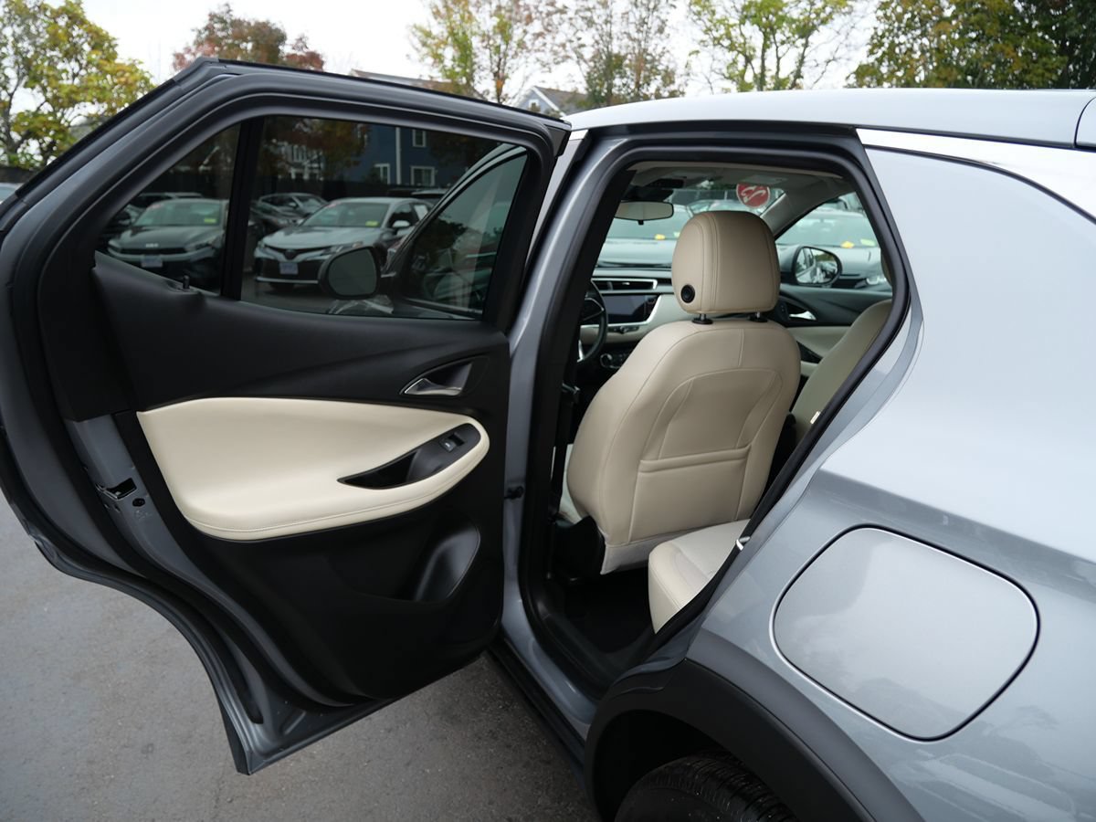 Used 2023 Buick Encore GX Preferred FWD image 25