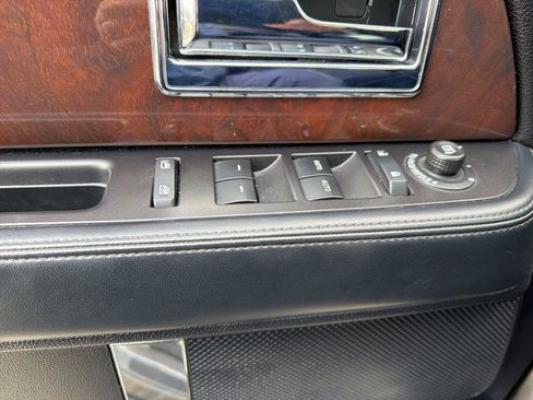 Used 2017 Lincoln Navigator Select image 29