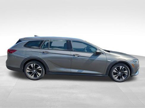 Used 2018 Buick Regal Preferred w/ Sights and Sounds Package AWD/4WD image 8