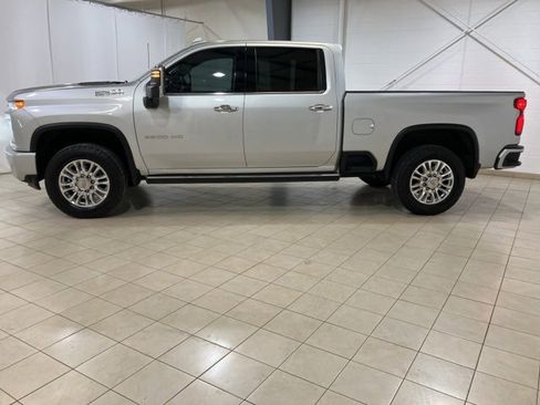 Used 2023 Chevrolet Silverado 3500 High Country w/ Z71 Off-Road Package image 2