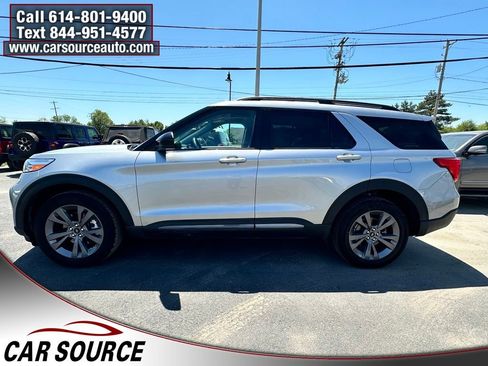 Used 2024 Ford Explorer XLT w/ Equipment Group 202A AWD/4WD image 2