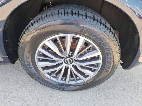 Used 2023 Nissan Armada SL RWD image 11