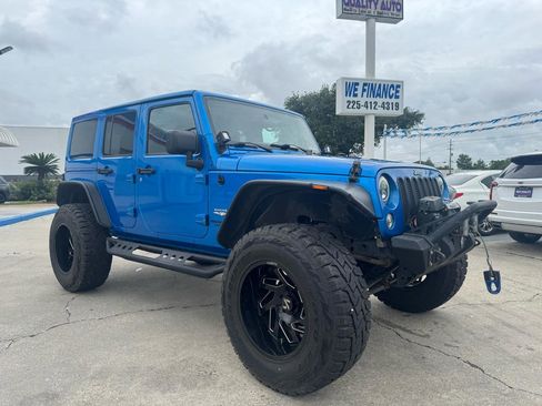 Used 2015 Jeep Wrangler Unlimited Sahara w/ Connectivity Group AWD/4WD image 20